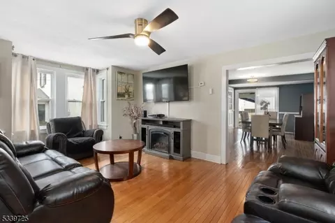 315 Sharp St, Hackettstown, NJ 07840 photo 4