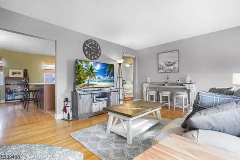 48 Colfax Mnr # C, Roselle Park, NJ 07204
