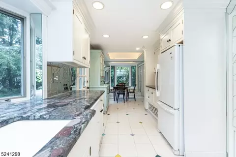 657 Hillside Ave, Mountainside, NJ 07092 photo 12