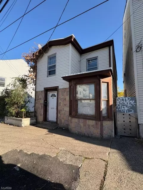 404-406 Totowa Ave, Paterson, NJ 07502