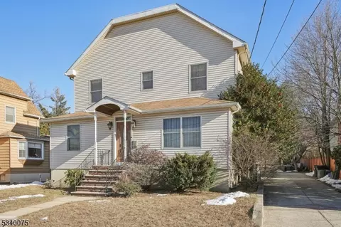 220 Webster Ave, Lyndhurst, NJ 07071