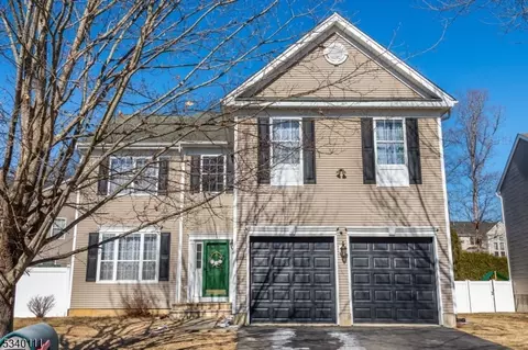 50 Scenic Ct, Hackettstown, NJ 07840