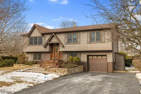 31 Beech St, Stanhope, NJ 07874