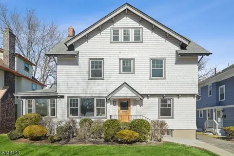3 Emerson Pl, Montclair, NJ 07043