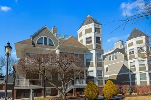 22 Franklin Pl #3D, Morristown, NJ 07960