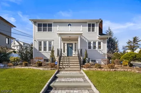 29 Edgewater Rd, Cliffside Park, NJ 07010