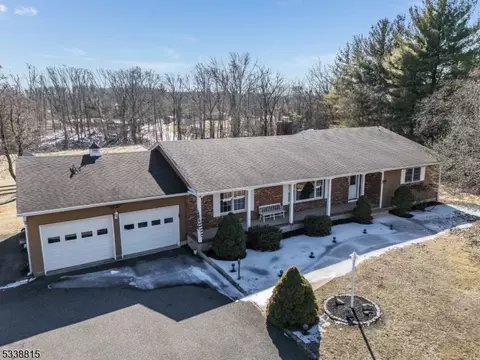 4 N Honeyman Rd, Whitehouse Station, NJ 08889