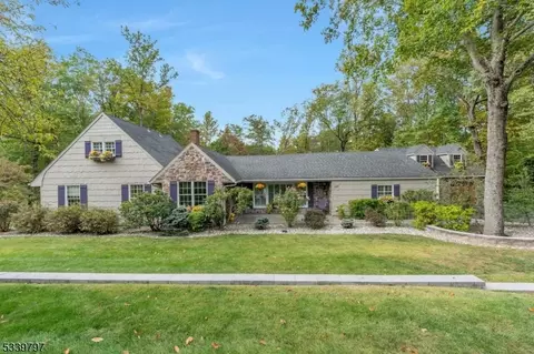1277 Dogwood Dr, Bridgewater, NJ 08807