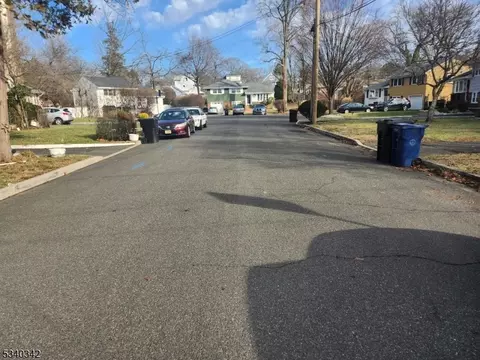 36 Cedar Ct, Plainfield, NJ 07060 photo 3