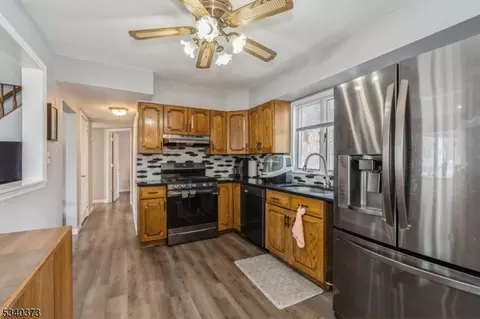 8 Phelan Ct, Wanaque Boro, NJ 07420 photo 7