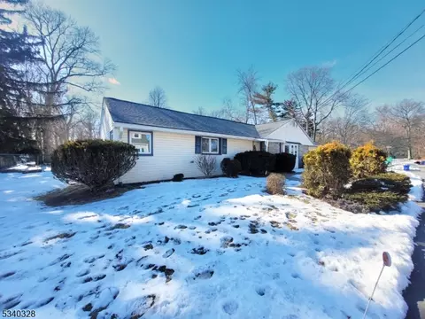 24 Spruce Ave, Lincoln Park, NJ 07035