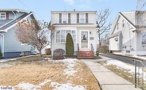 439 Wheatsheaf Rd, Roselle, NJ 07203