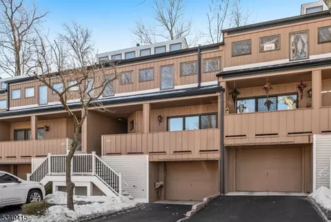 208 Stephanie Dr, North Caldwell, NJ 07006