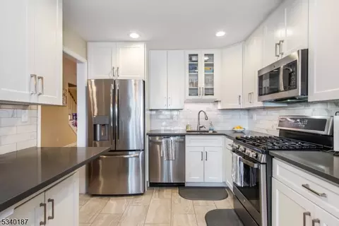 9 Hansen Pl #9, Wayne, NJ 07470 photo 12