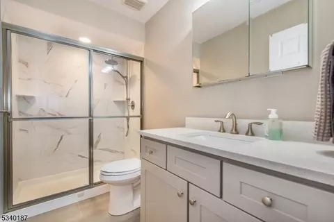 9 Hansen Pl #9, Wayne, NJ 07470 photo 18