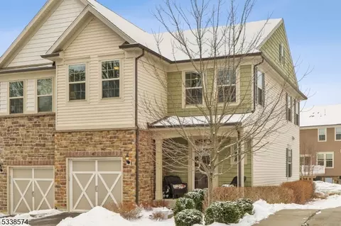 41 Albert Ct, Randolph, NJ 07869