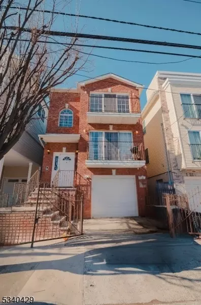 163 Camden St, Newark, NJ 07103