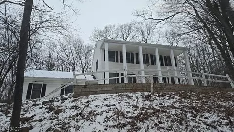 103 Catswamp Rd, Hackettstown, NJ 07840