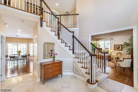 43 Horizon Dr, Wayne, NJ 07470 photo 2