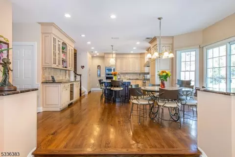 43 Horizon Dr, Wayne, NJ 07470 photo 5