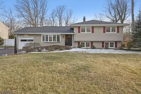 57 Hampton Dr, Berkeley Heights, NJ 07922