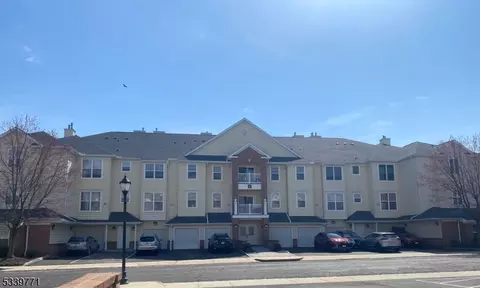 2104 Avery Ct #2104, Somerset, NJ 08873