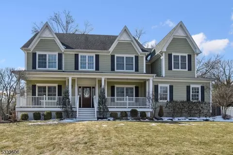 4 Hidden Meadow Dr, Scotch Plains, NJ 07076