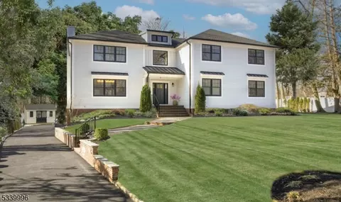 7 Dale Dr, Chatham Twp, NJ 07928