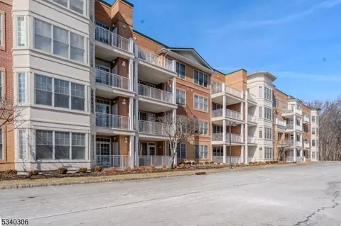 5206 Pointe Gate Dr #5206, Livingston, NJ 07039