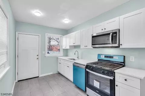101 Sanford St, East Orange, NJ 07018
