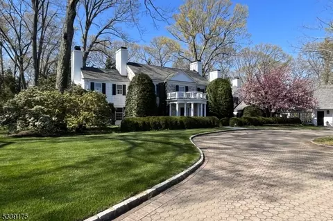 73 Village Rd, New Vernon, NJ 07976