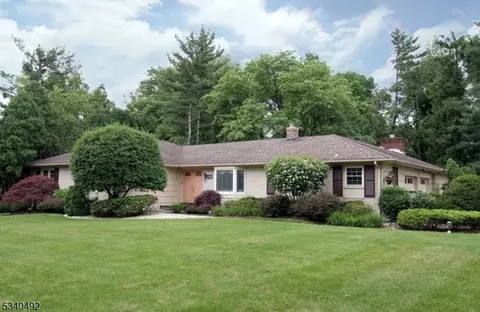 15 Devonshire Rd, Livingston, NJ 07039