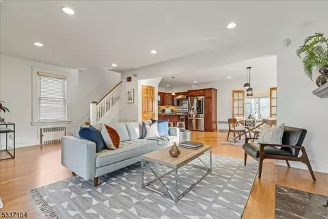 28 Comley Pl, Bloomfield, NJ 07003 photo 6
