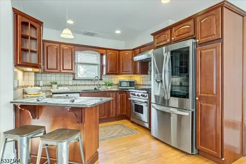28 Comley Pl, Bloomfield, NJ 07003 photo 13