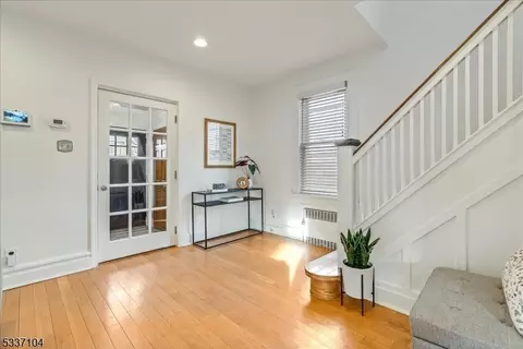 28 Comley Pl, Bloomfield, NJ 07003 photo 2