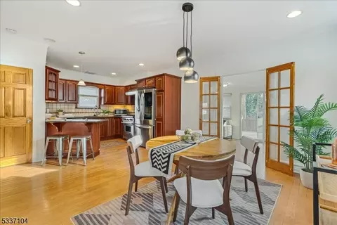 28 Comley Pl, Bloomfield, NJ 07003 photo 14