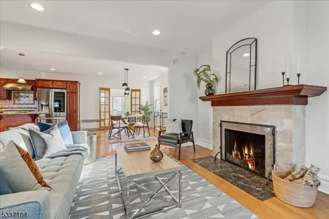 28 Comley Pl, Bloomfield, NJ 07003 photo 5
