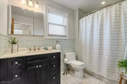 28 Comley Pl, Bloomfield, NJ 07003 photo 23