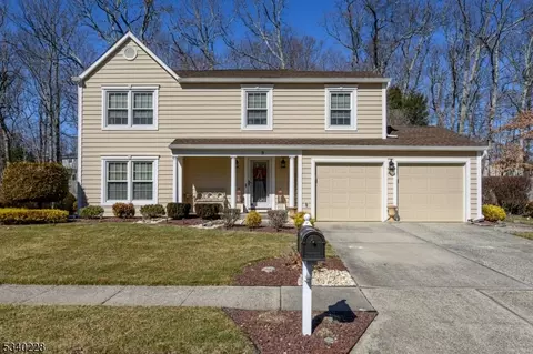 9 Bunker Hill Dr, Howell Twp, NJ 07731