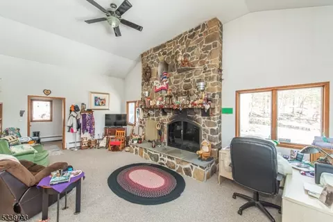 16 Peterson Rd, Wayne, NJ 07470 photo 19