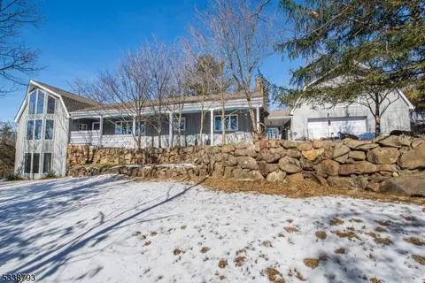 16 Peterson Rd, Wayne, NJ 07470