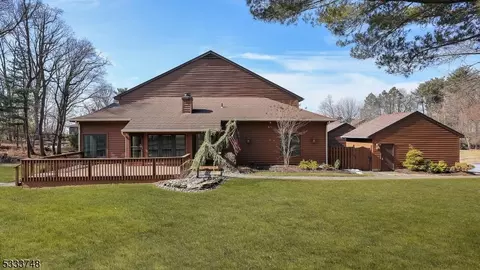 64 Giggleswick Way, Edison, NJ 08820