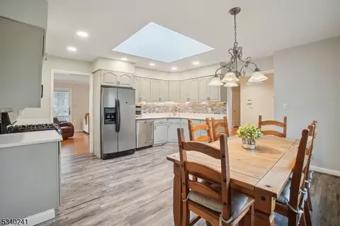 99 Hamilton Ave, Berkeley Heights, NJ 07922 photo 13
