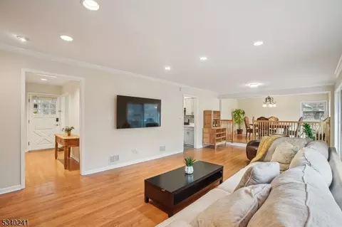 99 Hamilton Ave, Berkeley Heights, NJ 07922 photo 4