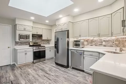 99 Hamilton Ave, Berkeley Heights, NJ 07922 photo 11