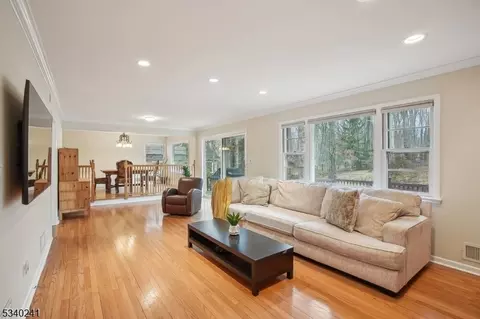 99 Hamilton Ave, Berkeley Heights, NJ 07922 photo 3