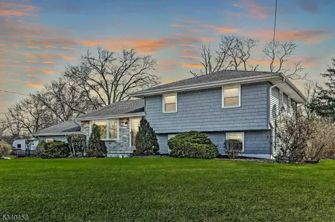 1 Mallard Rd, Hillsborough, NJ 08844