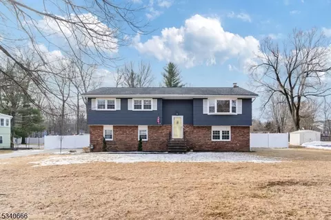 230 Eyland Ave, Roxbury Twp, NJ 07876
