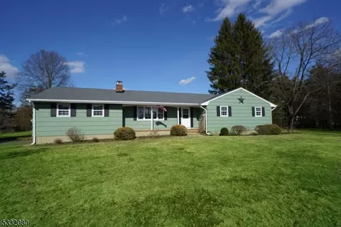 3 Cedar Rd, Readington Twp, NJ 08889
