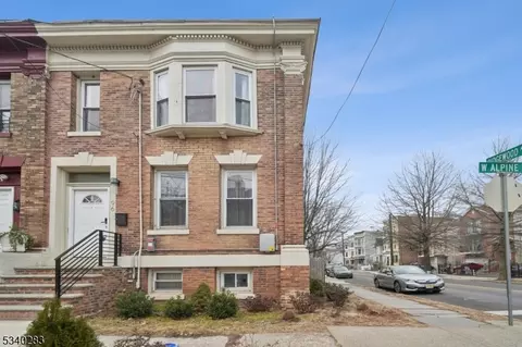 96 W Alpine St, Newark, NJ 07108